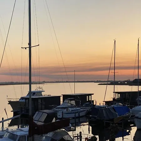 Houseboat At Marina With Views Botel