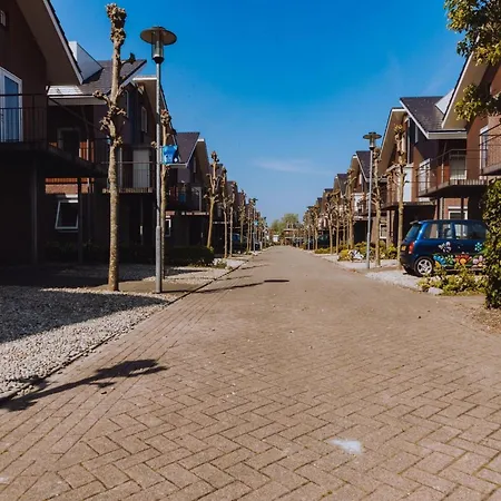 Botel Houseboat At Marina With Views *