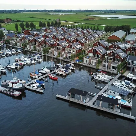 Houseboat At Marina With Views Botel Uitgeest