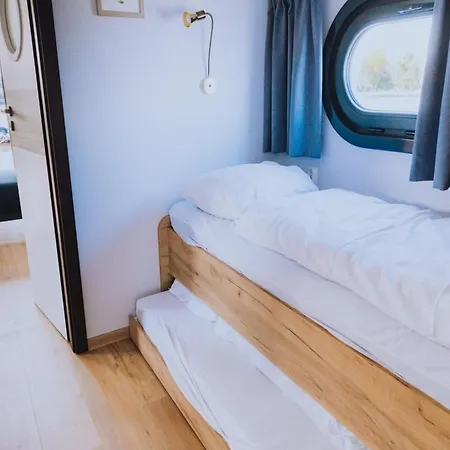 Houseboat At Marina With Views * Uitgeest