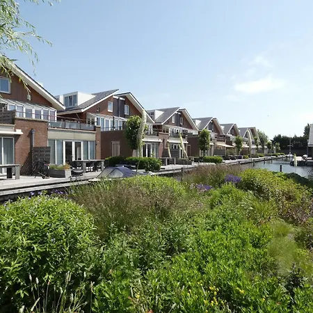 Houseboat At Marina With Views Botel Uitgeest