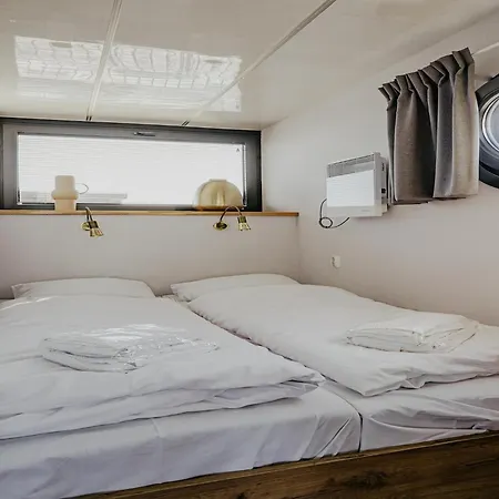 Houseboat At Marina With Views Tekne