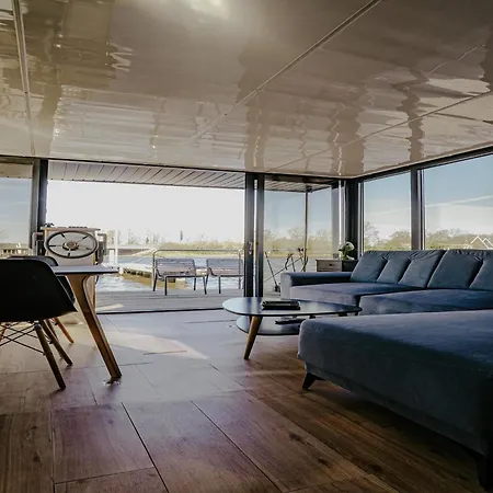 Houseboat At Marina With Views * Uitgeest