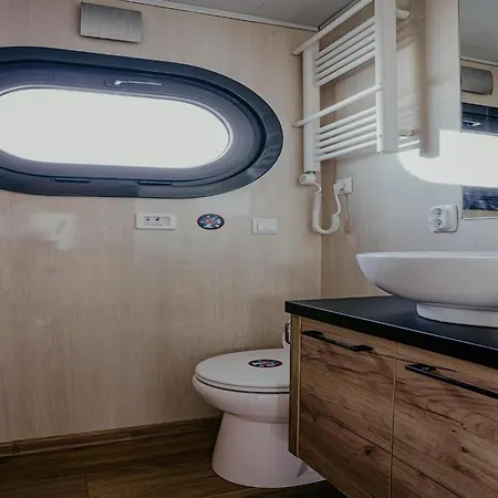 Houseboat At Marina With Views * Uitgeest