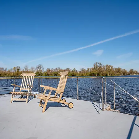 Houseboat At Marina With Views Tekne *