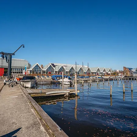 Houseboat At Marina With Views Tekne Uitgeest